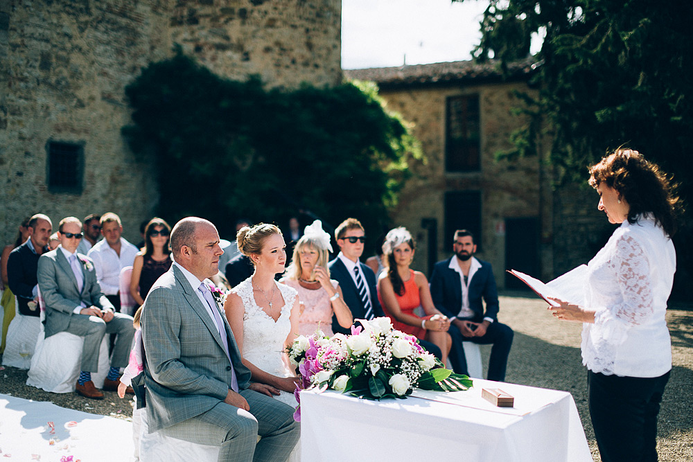 Tuscany countriside wedding photographer