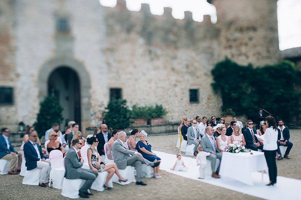 Tuscany countriside wedding photographer