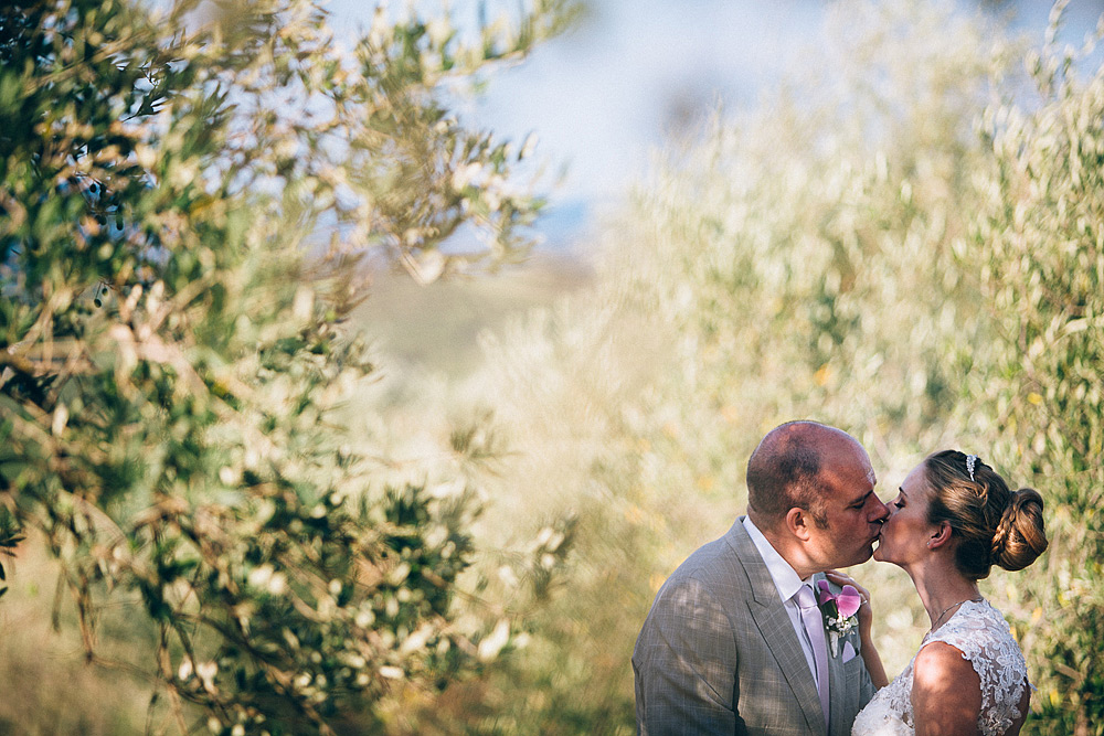 Tuscany countriside wedding photographer