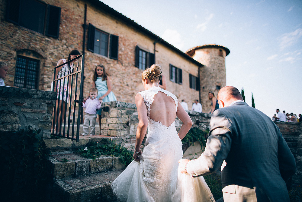 Tuscany countriside wedding photographer