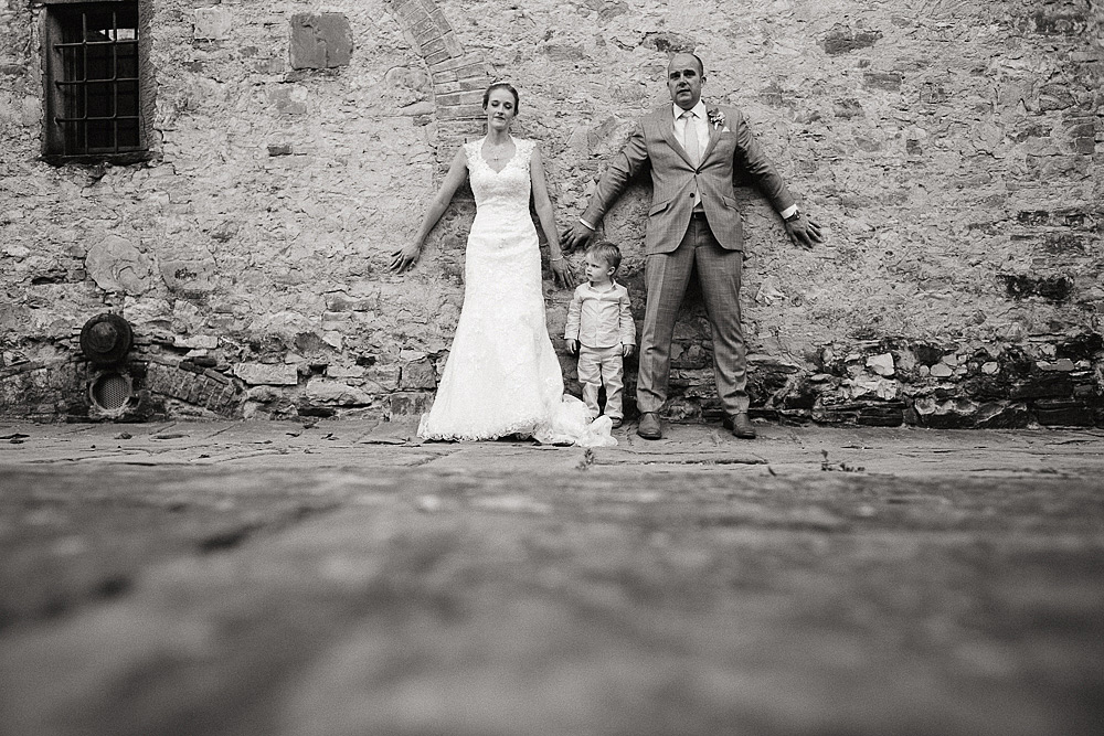Tuscany countriside wedding photographer
