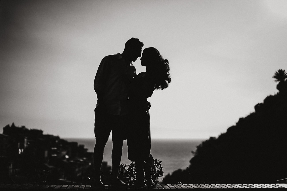 Engagement photographer cinque terre Italy, nice Silhouette of a couple in love