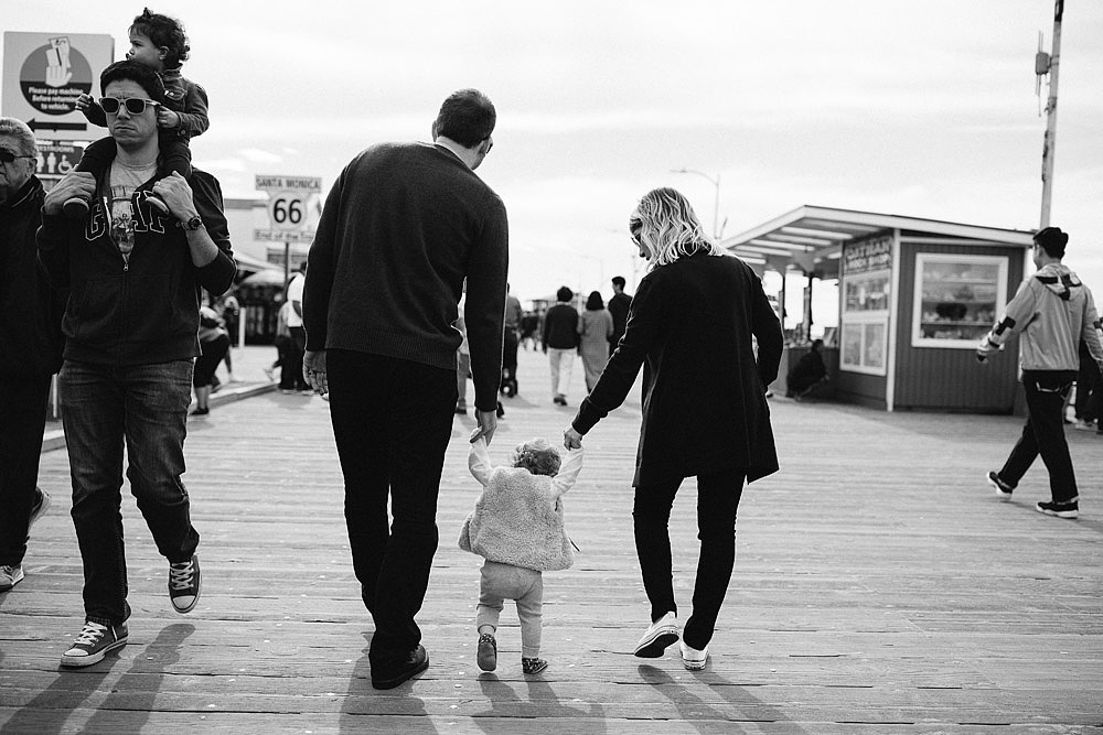FAMILY PHOTOGRAPHS IN SANTA MONICA WITH THE LITTLE ELLIE
