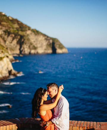 engagement photographer cinque terre italy