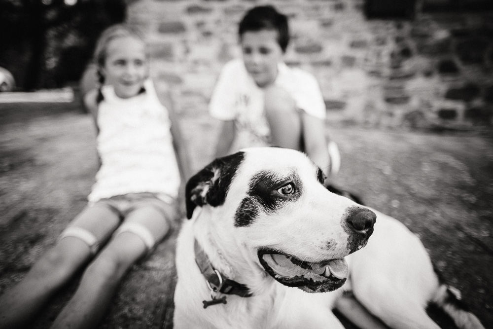 family portrait photographer tuscany in chianti coutryside