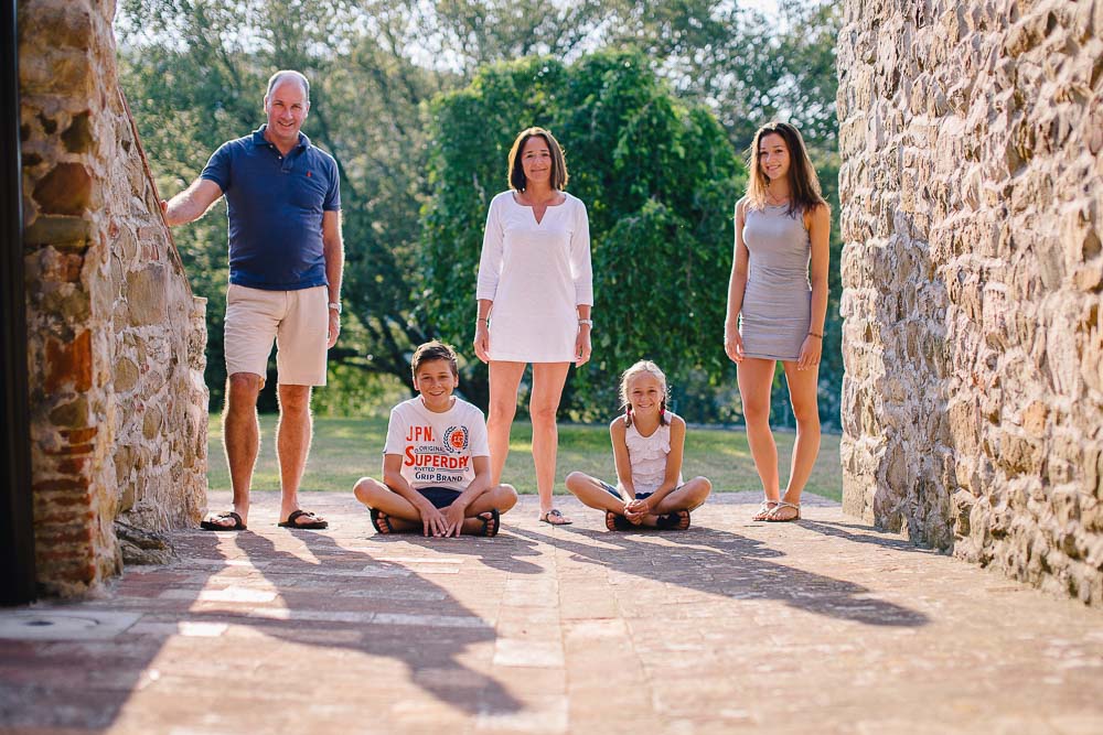 family portrait photographer in Tuscany