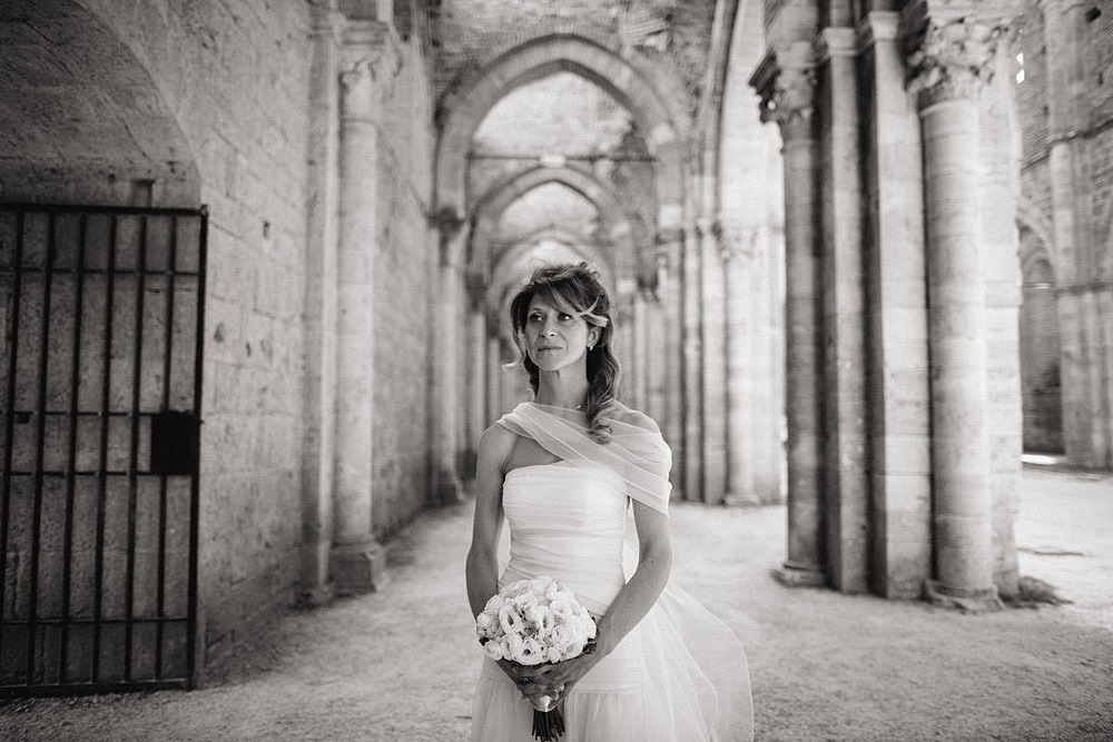 MATRIMONIO A SAN GALGANO AMORE A PRIMA VISTA