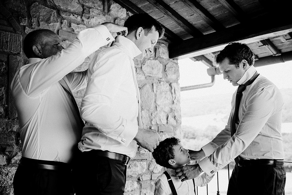 BORGO CORSIGNANO | POPPI WEDDING IN A CORNER OF PARADISE :: Luxury wedding photography - 10