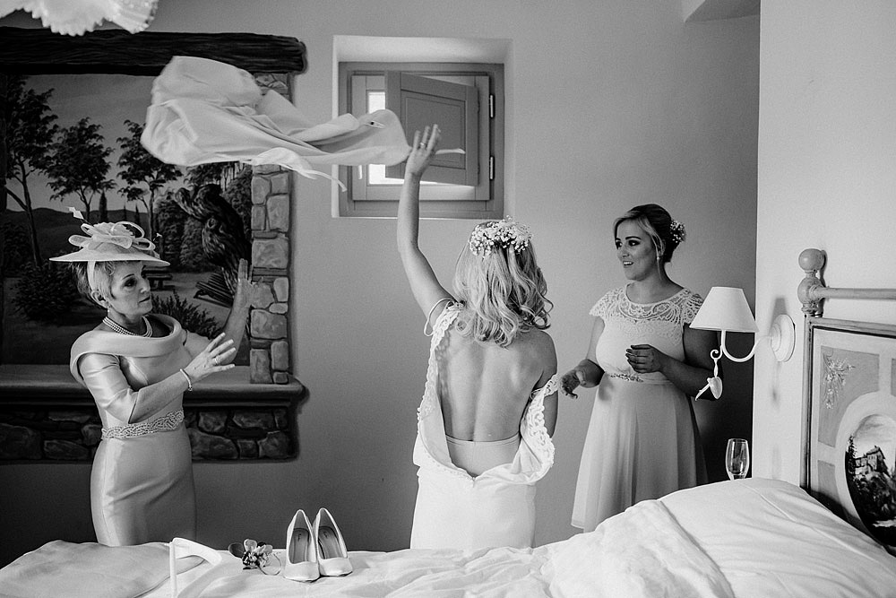 BORGO CORSIGNANO | POPPI WEDDING IN A CORNER OF PARADISE :: Luxury wedding photography - 12