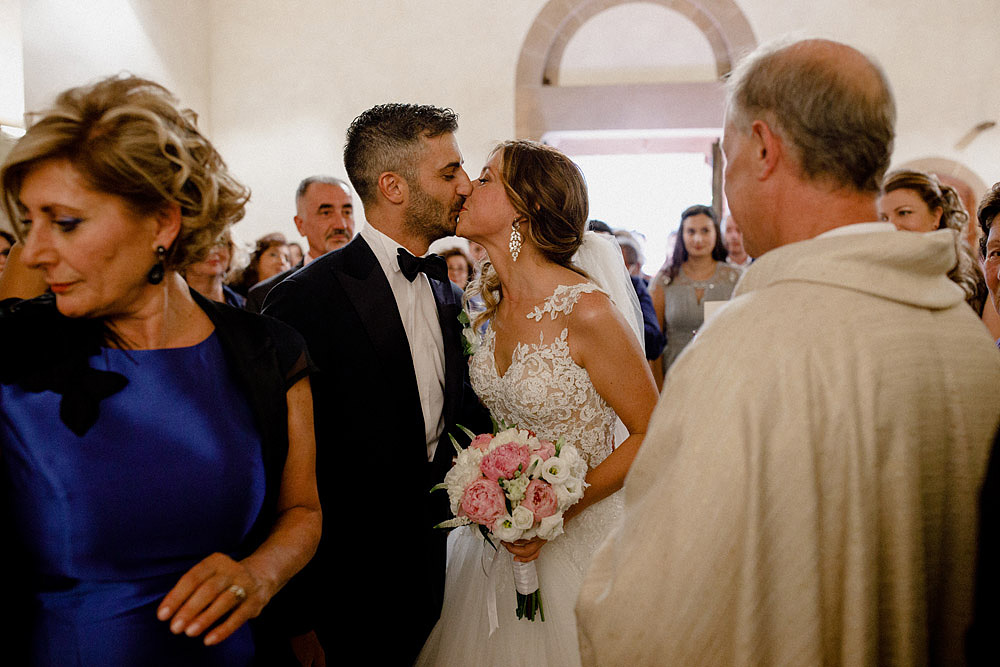 Wedding in Val d'Orcia in a romantic Tuscan village :: Luxury wedding photography - 27