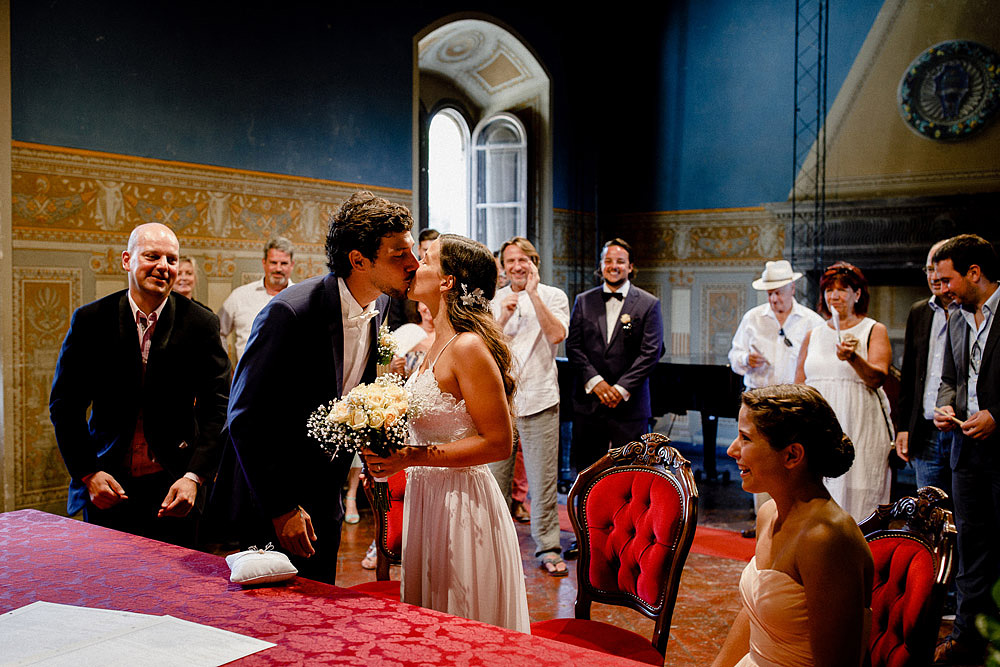 ROSIGNANO MARITTIMO WEDDING AT THE CASTLE PASQUINI :: Luxury wedding photography - 11