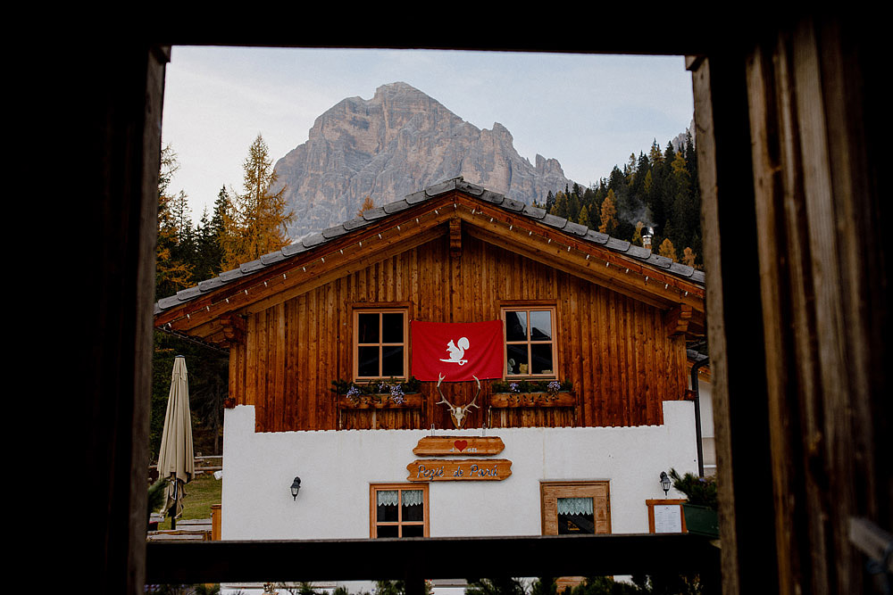 Wedding in Autumn Rustic and Vintage at Passo Giau :: Luxury wedding photography - 23