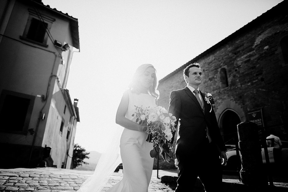 POPPI MATRIMONIO IN UNO DEI BORGHI PIU' BELLI D'ITALIA :: Luxury wedding photography - 29