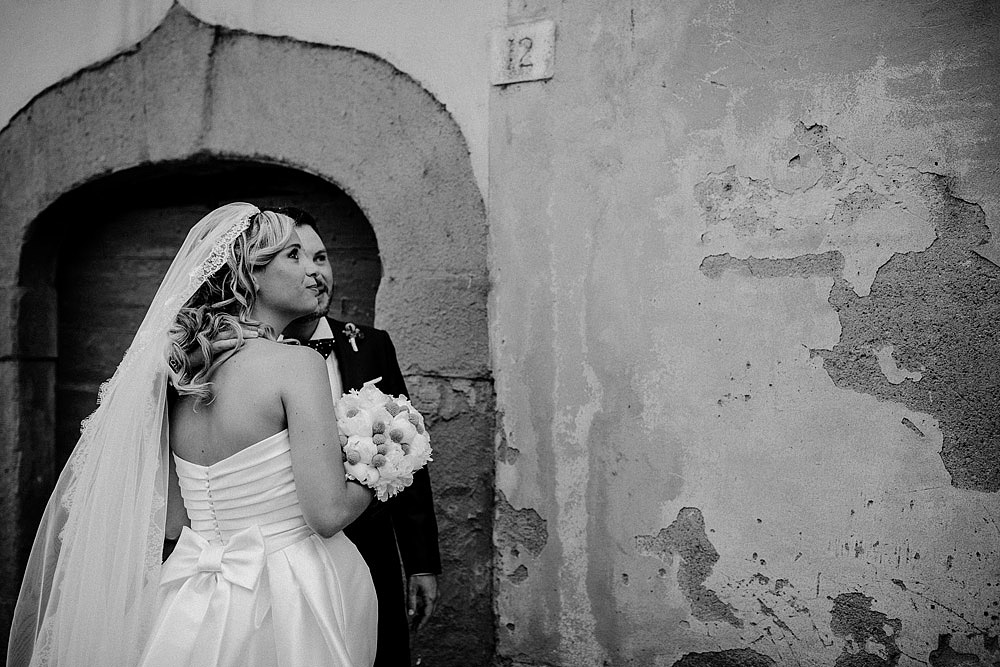 PEONIES FOR A SPORTS WEDDING AREZZO TUSCANY :: Luxury wedding photography - 25